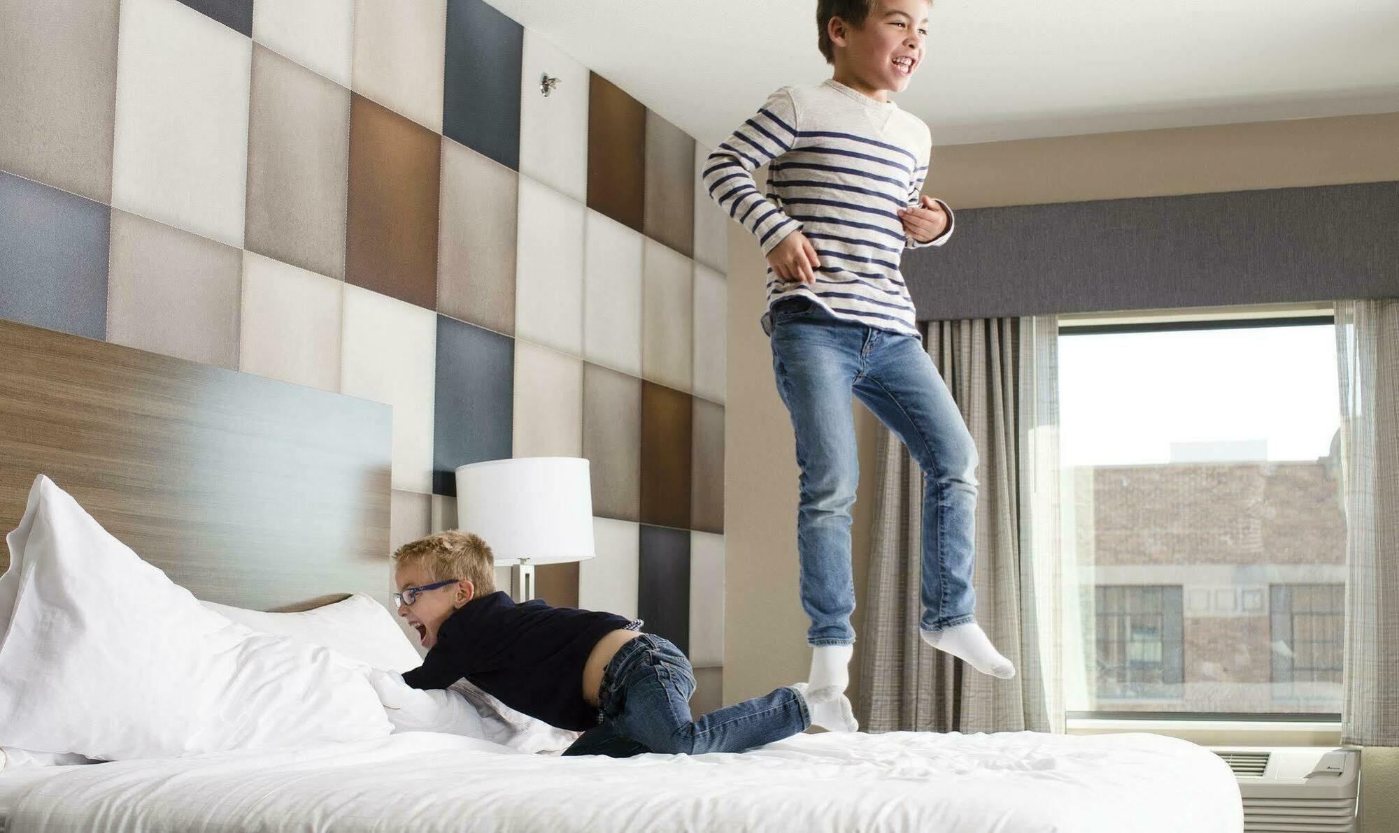 Holiday Inn Express & Suites Oklahoma City Downtown - Bricktown By Ihg Esterno foto
